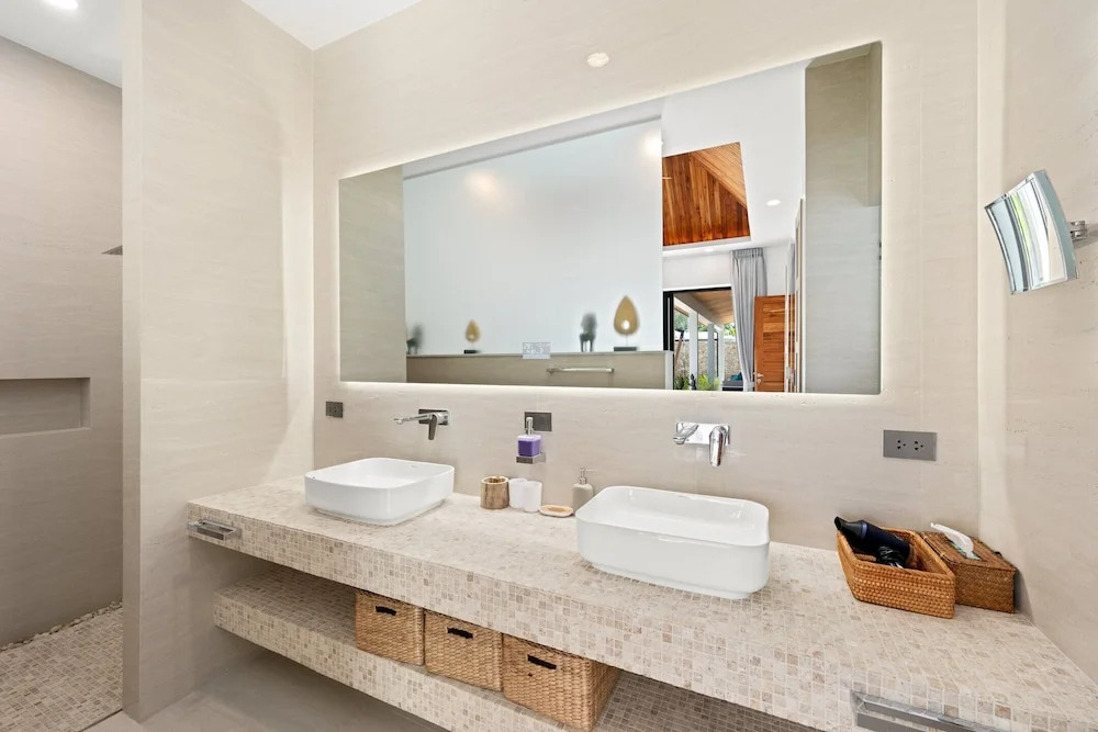 Luxury Balinese Private Pool Villa! KBR12