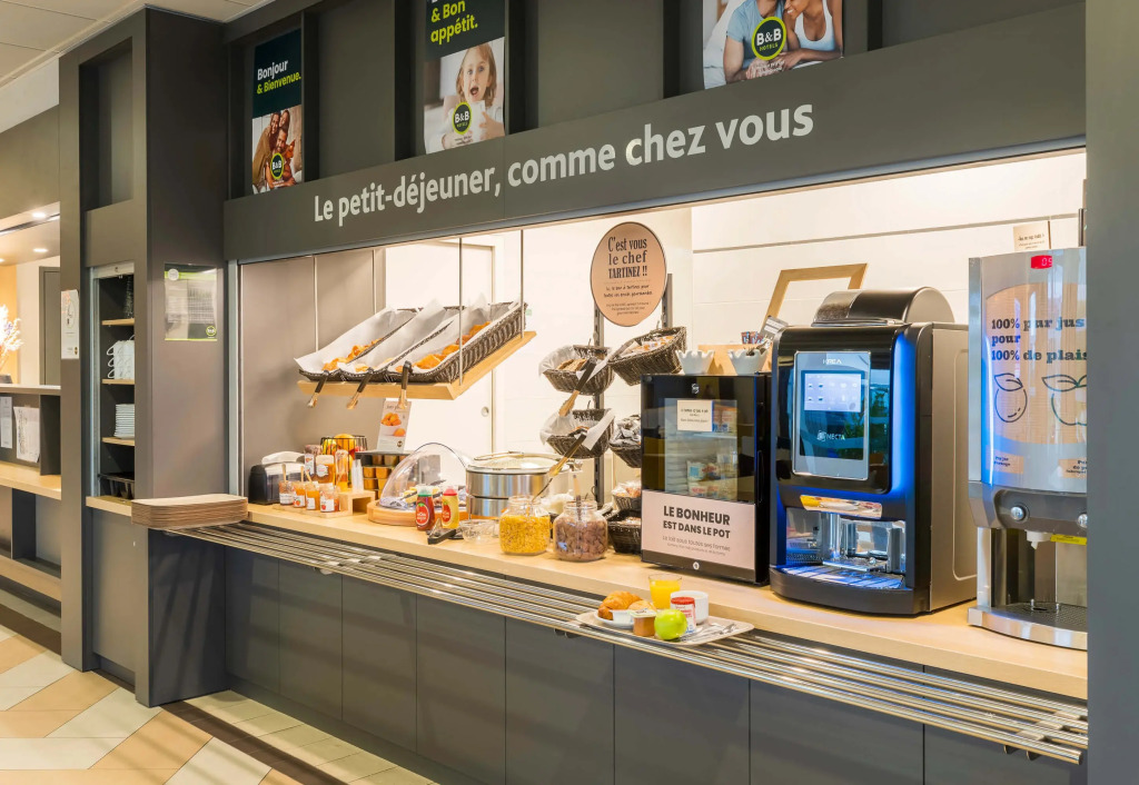 B&B HOTEL Troyes Magasins dusine
