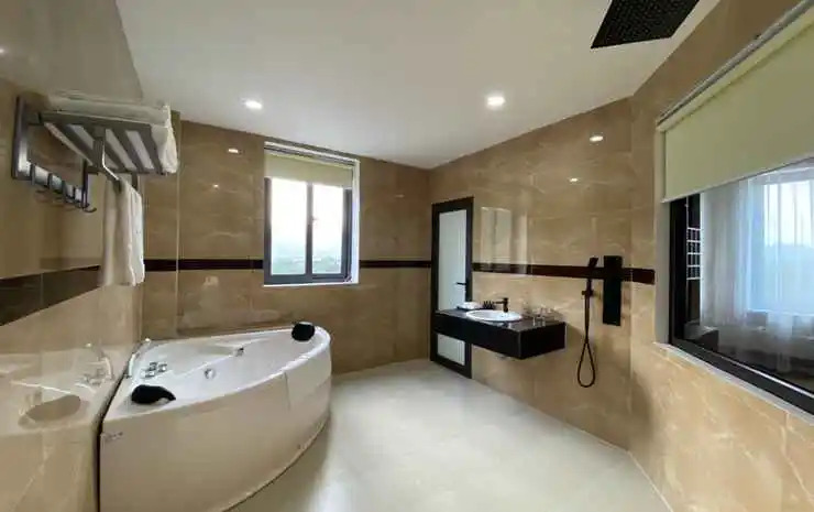 Tam Chuc Complex