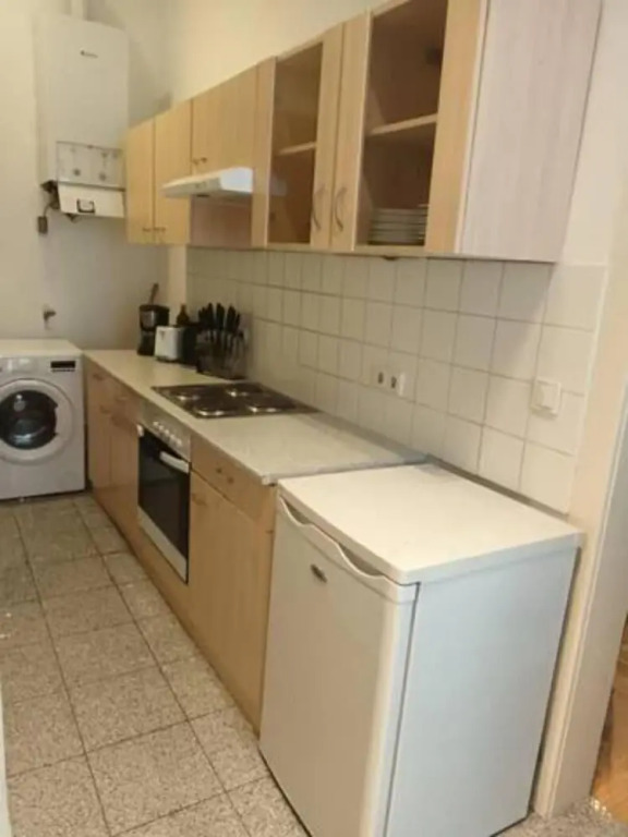 Designer Apartment - 5 min to Center