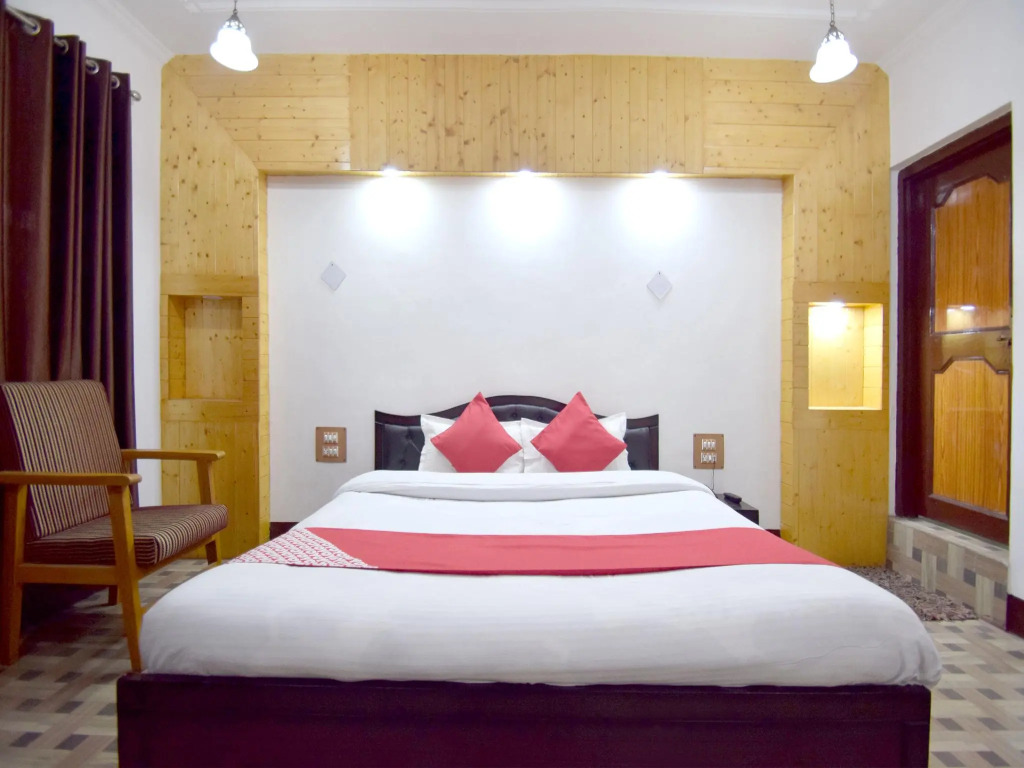 OYO 5395 Maple Inn Resort