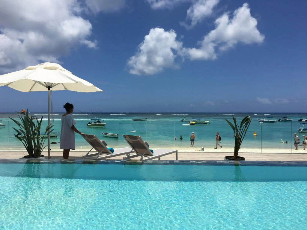 OBiches Beachfront Apartment Trou-aux-Biches