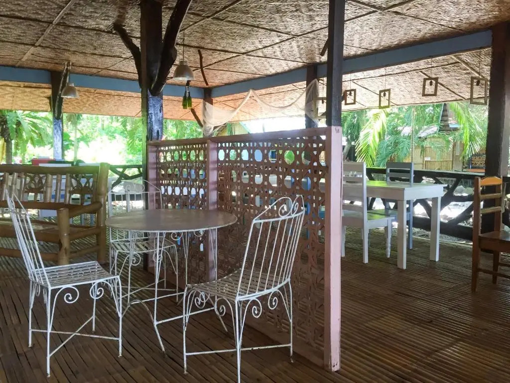 Beach House Resort and Dive Center