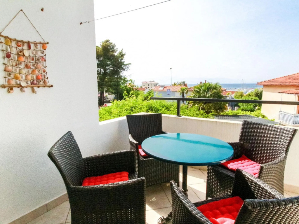 Simplistic Apartment in Malinska near Sea