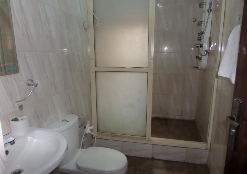 Maxton Suites