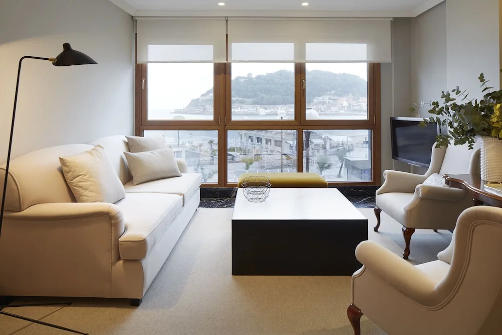 Playa de La Concha 5 Apartment by FeelFree Rentals