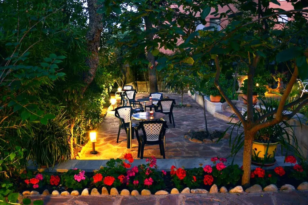 Elegant Villa with Private Pool in Jerte