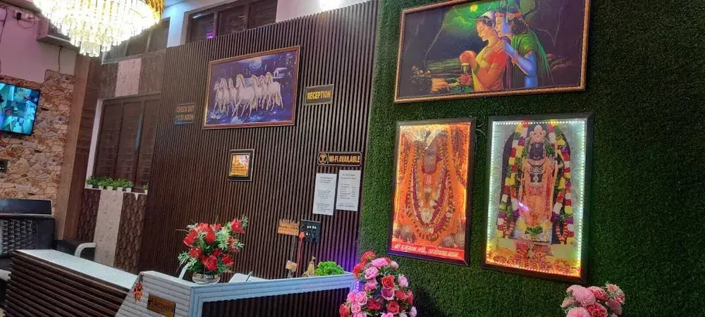 Shri Radhe Radhe Paying Guest House