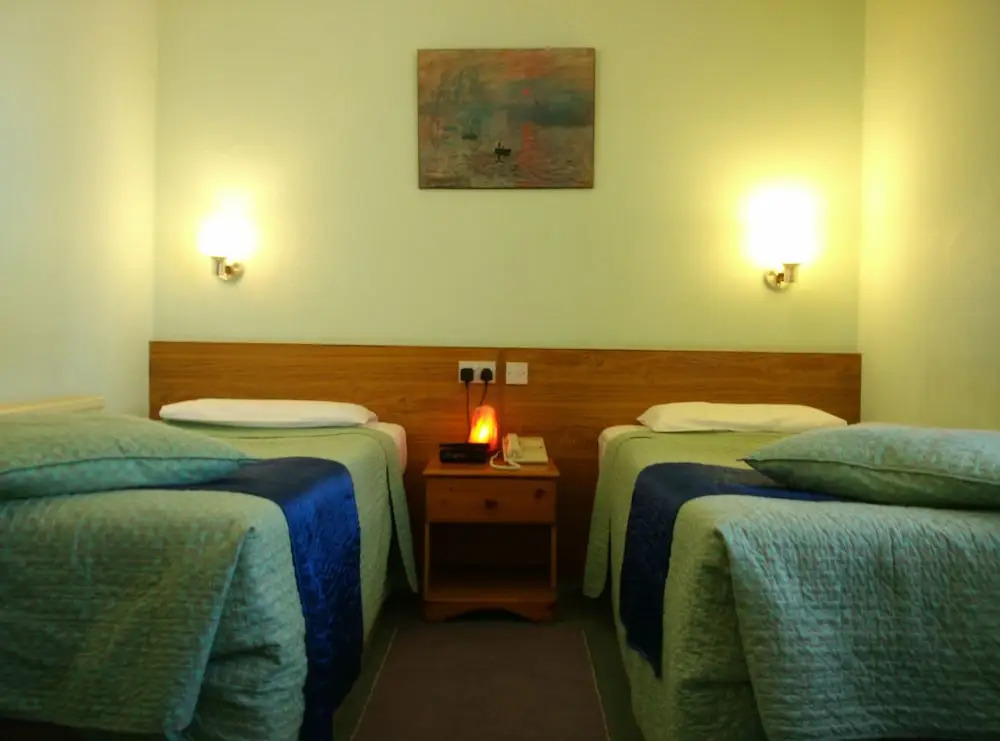 River Hotel