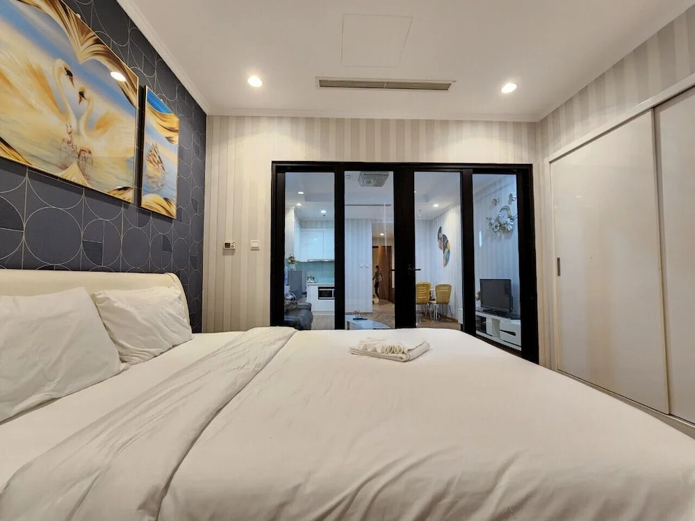 Vinhomes Royal City Luxury Apartment 2 Br