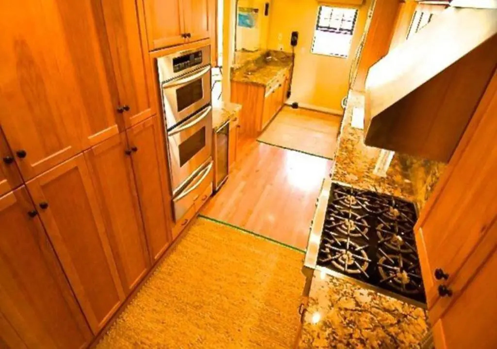 Lg BEACH Home, POOL, Hot Tub, Close to Beaches & Downtown El Segundo Beach