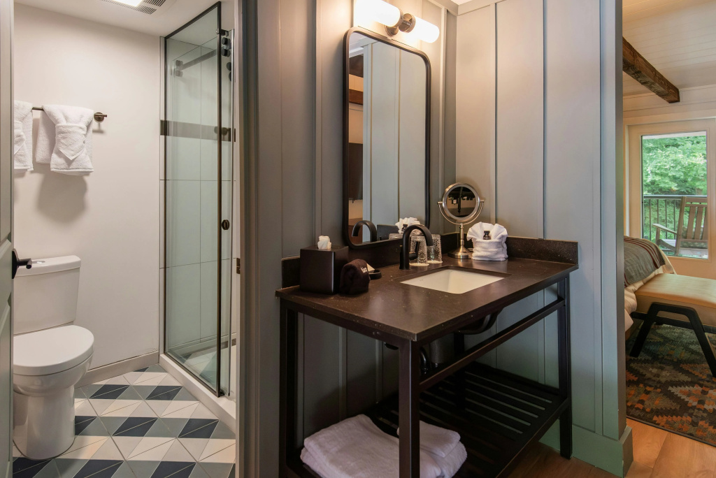 Отель Historic Rocky Waters Inn, A Small Luxury Hotel