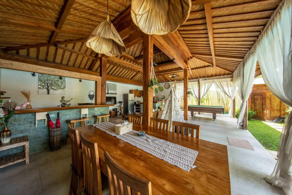 Elvano villa in heart of seminyak and near beach