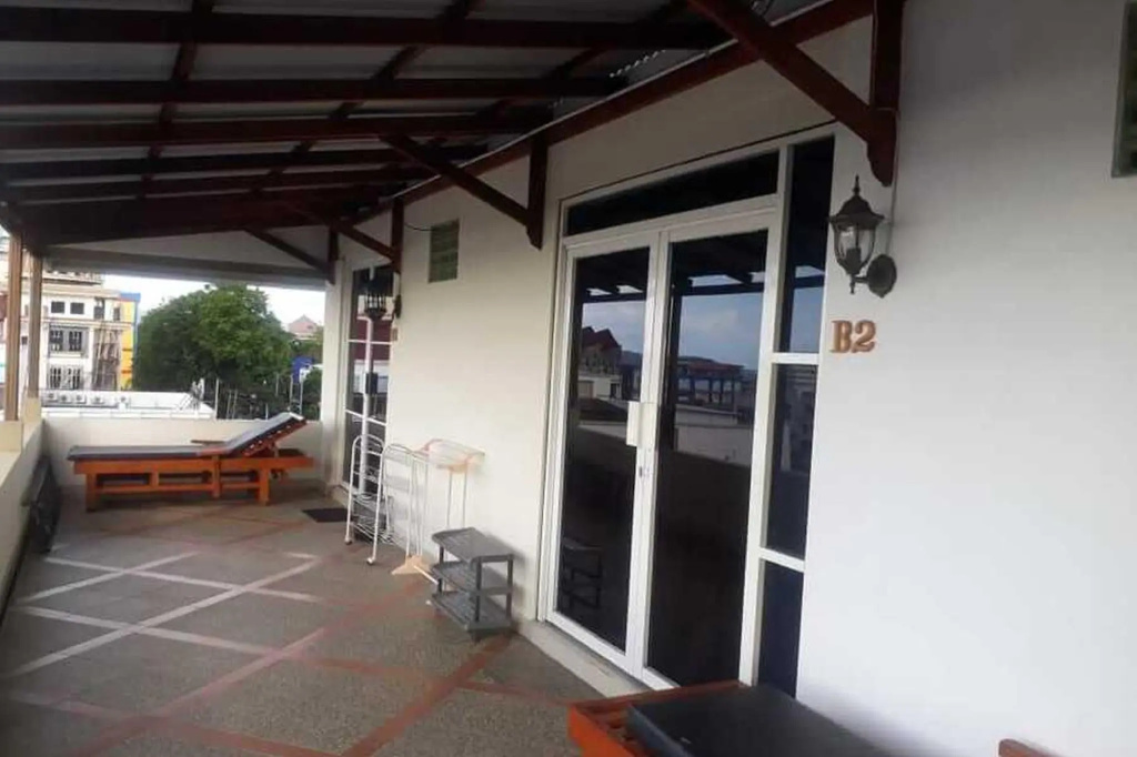 RedDoorz Brand MAN12045 RedDoorz near Megamall Manado