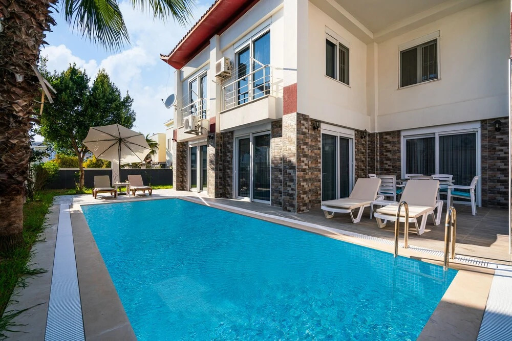 Villa Aris by Villatatilin