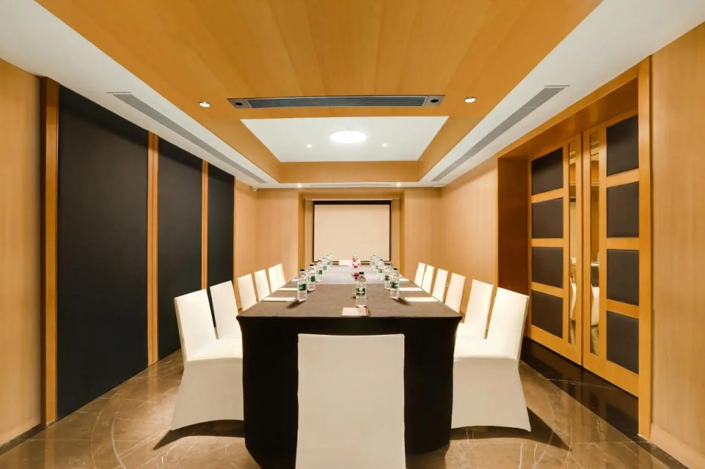 Lemon Tree Hotel Viman Nagar Pune