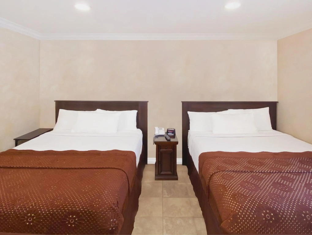 Nite Inn at Universal City - Walking Distance to Universal Studios Hollywood