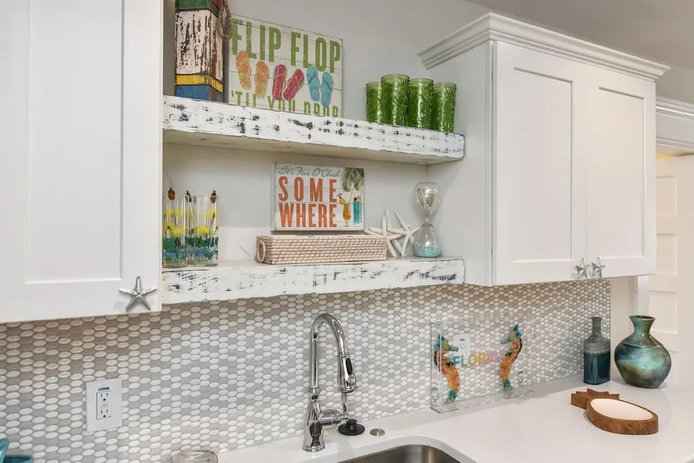 Sea Breeze - Pet Friendly, Located in Siesta Key Village, Steps to Siesta Key Beach