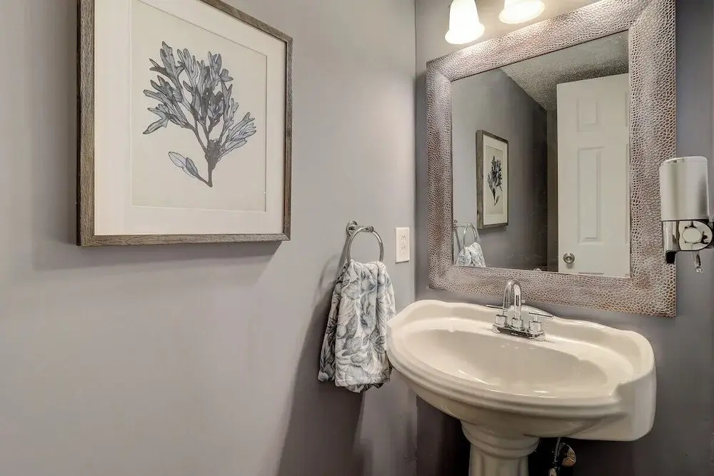 Renovated 2BR Hilton Head Home Walk to Shops