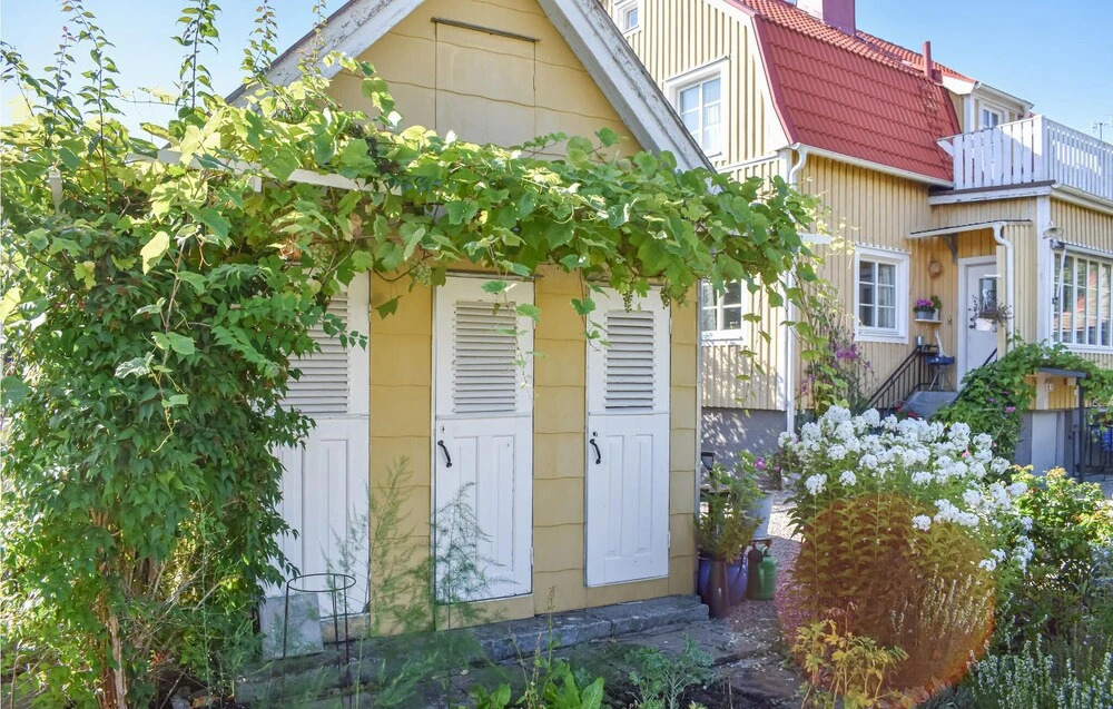 Gorgeous Home In Ronneby With Kitchen