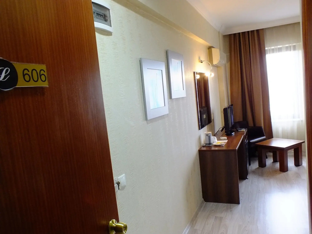 Lifos Hotel