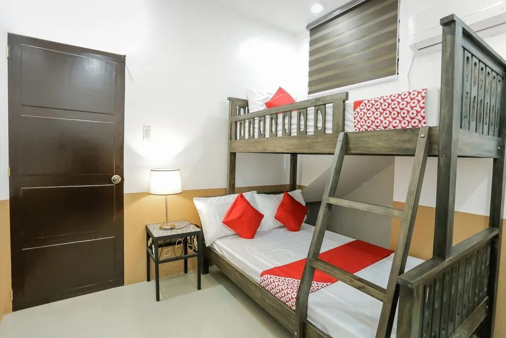 OYO 447 Jill's Residences