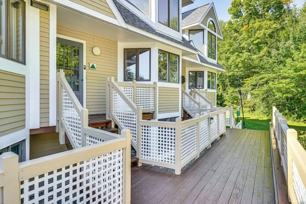 Walk to Ski Lift: Spacious Condo in West Dover!