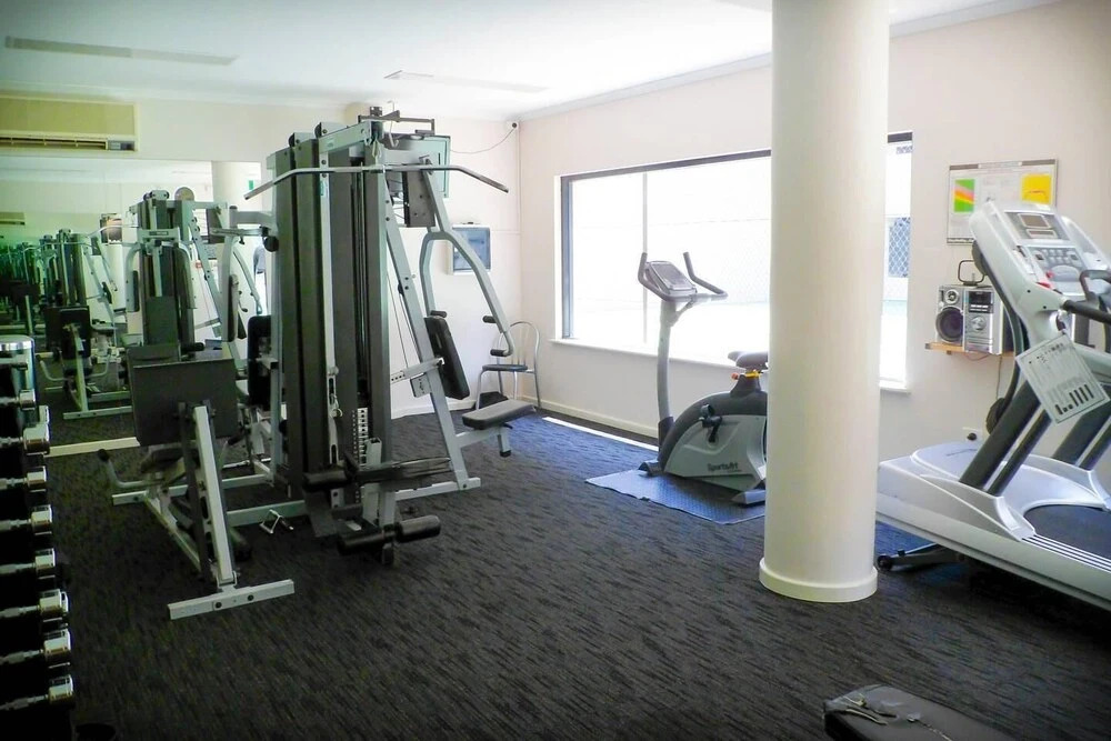 Two bedroom Apt next to Perth CBD with Parking.