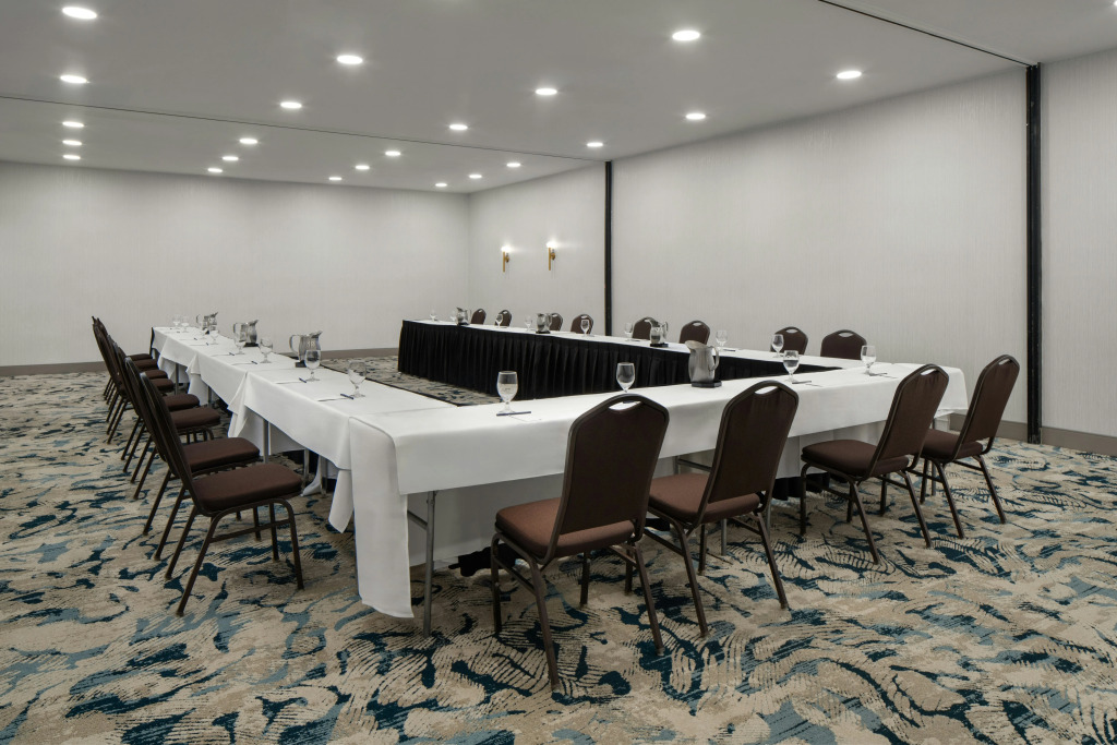 DoubleTree by Hilton Norfolk Airport