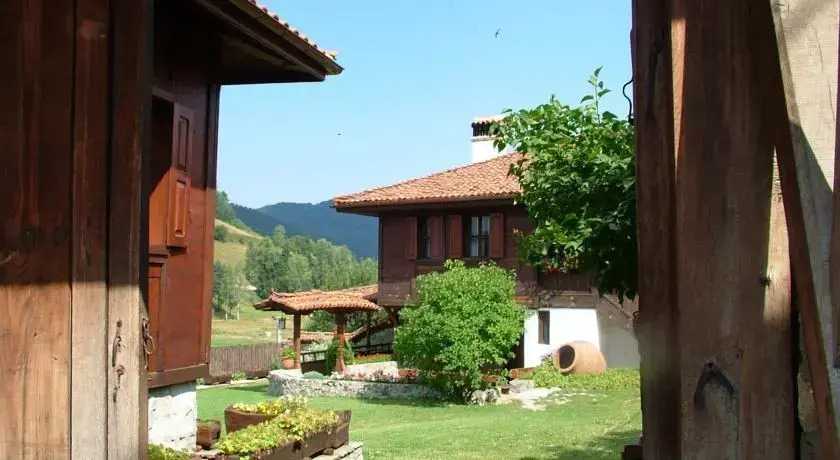 Hadji Neikovi Guest Houses