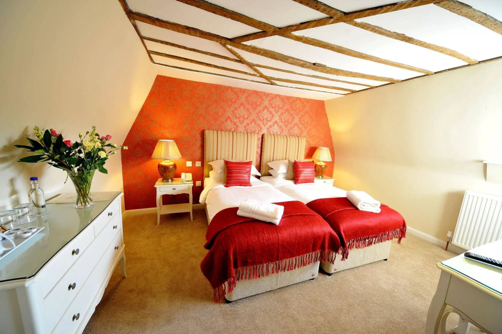 Le Bouchon Brasserie & Hotel