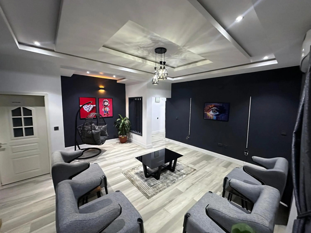 99 MOZILLA APARTMENTS AND SUITES