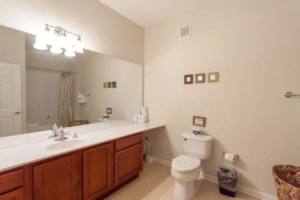 4102 Breakview Dr 309 3 Br condo by RedAwning