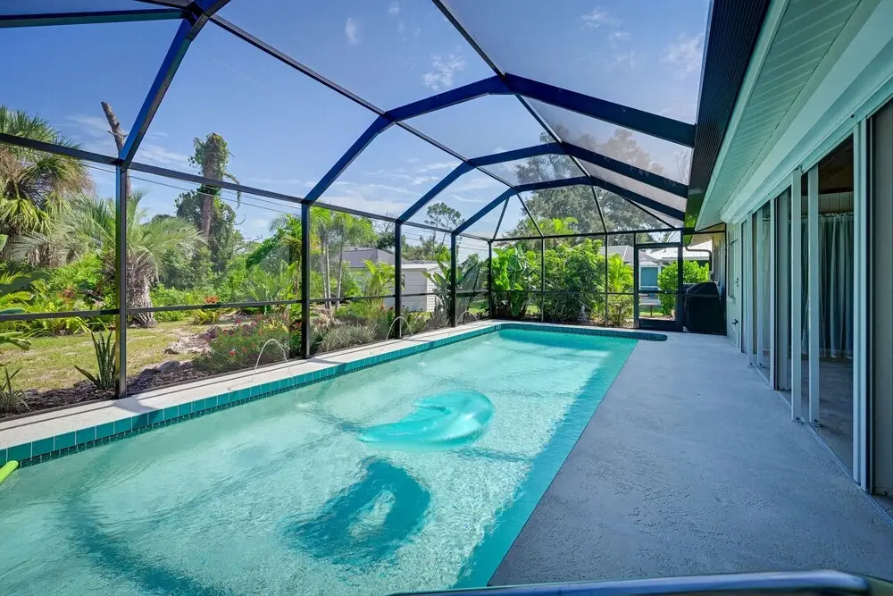 Englewood Oasis w/ Screened Lanai + Outdoor Pool!