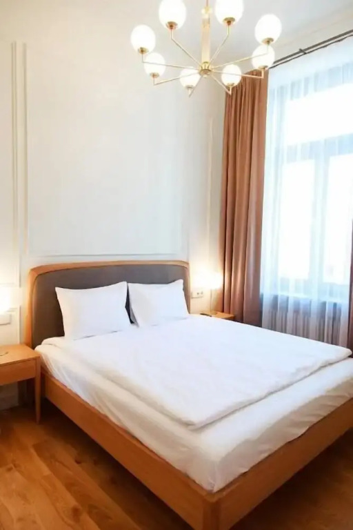 Roze Center Apartments