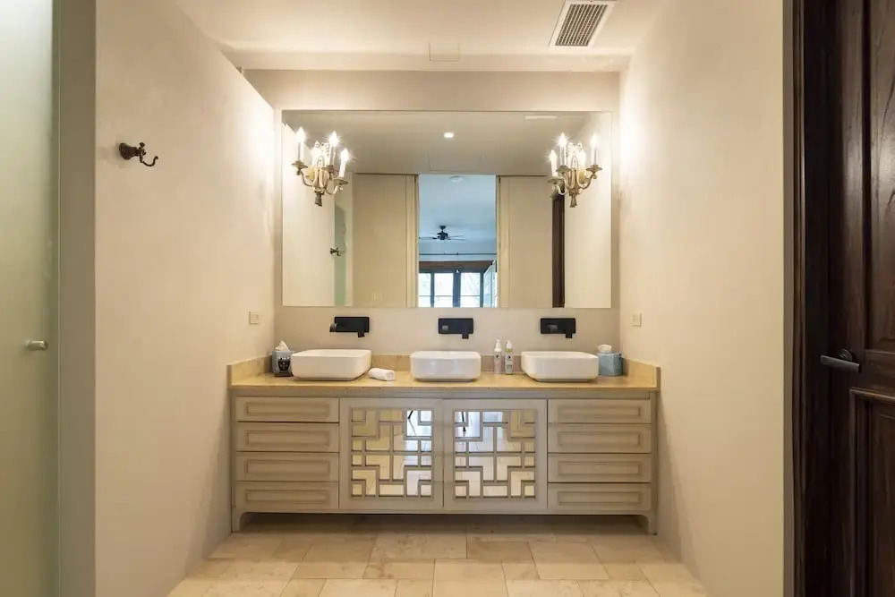Arcos Del Mar Beachfront