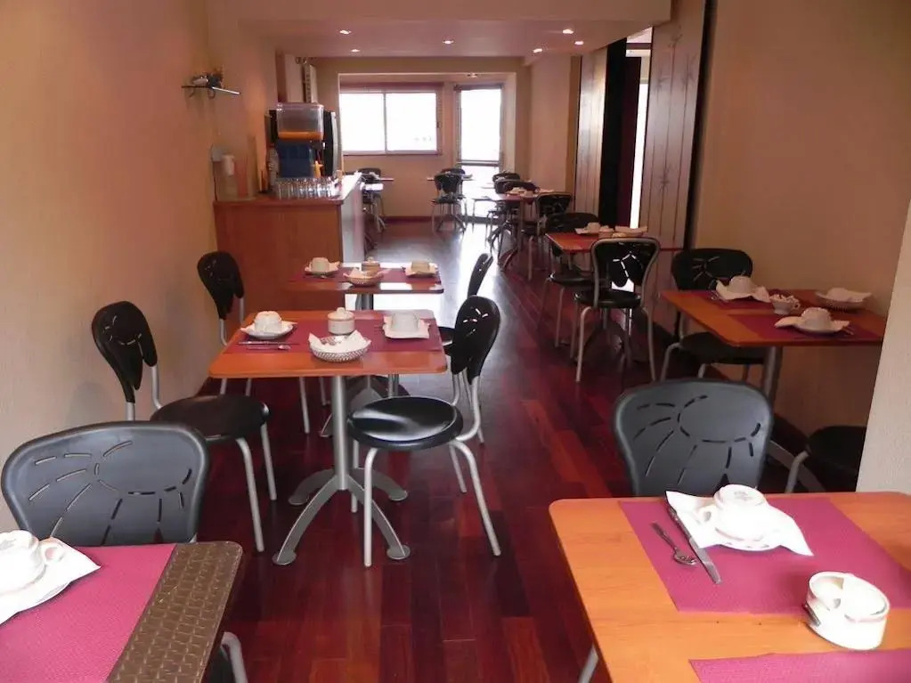 Louis Hotel