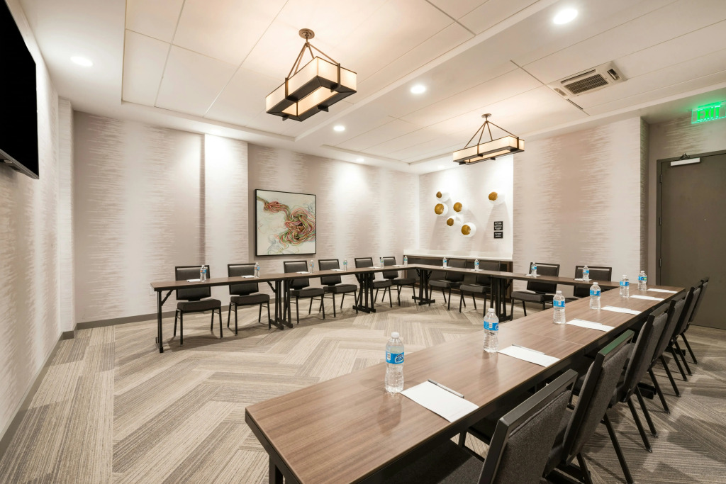 Hampton Inn & Suites Miami Wynwood Design District, FL