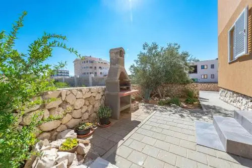 Apartments Antonia in Novalja