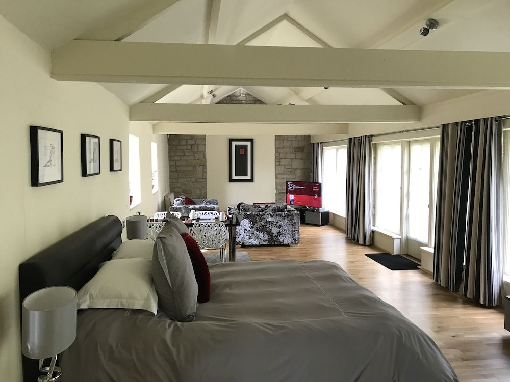 Hemples Lodge