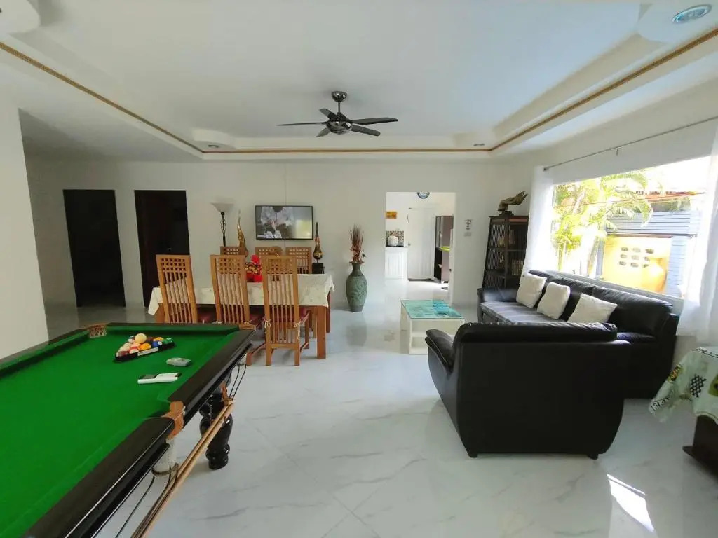 GARDEN VILLA - PATTAYA HOLIDAY HOUSE WALKING STREET 4 bedrooms