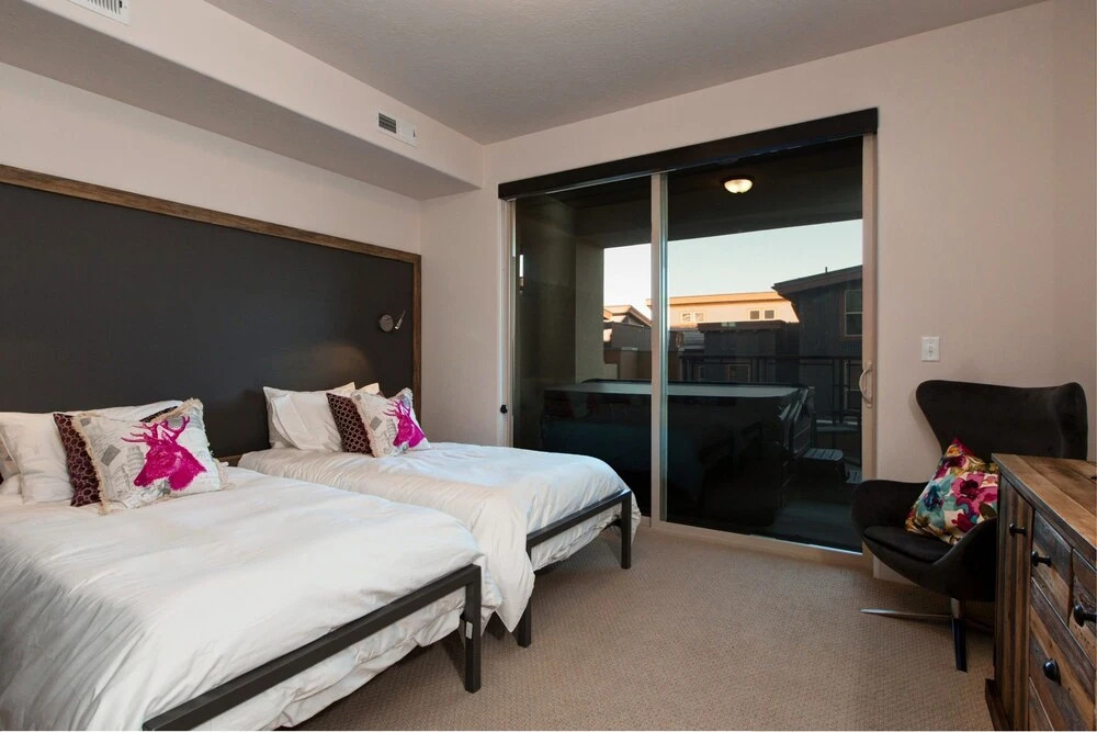 Mountain-View Newpark Terrace Condo by RedAwning