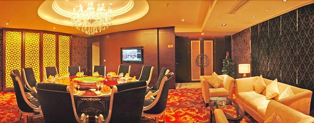 Sinkal Crown Hotel
