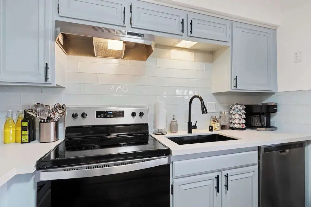 The 14th Fairway Delight 4Bd W/community Pool!