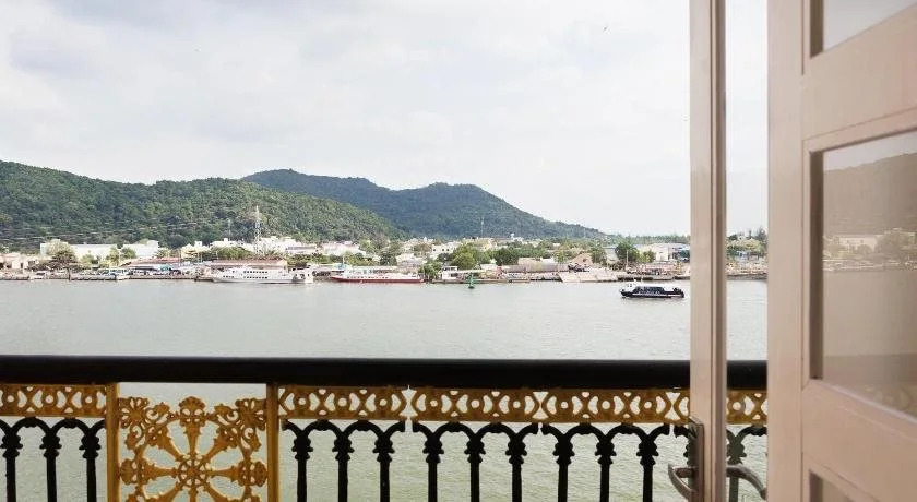Long Chau Hotel