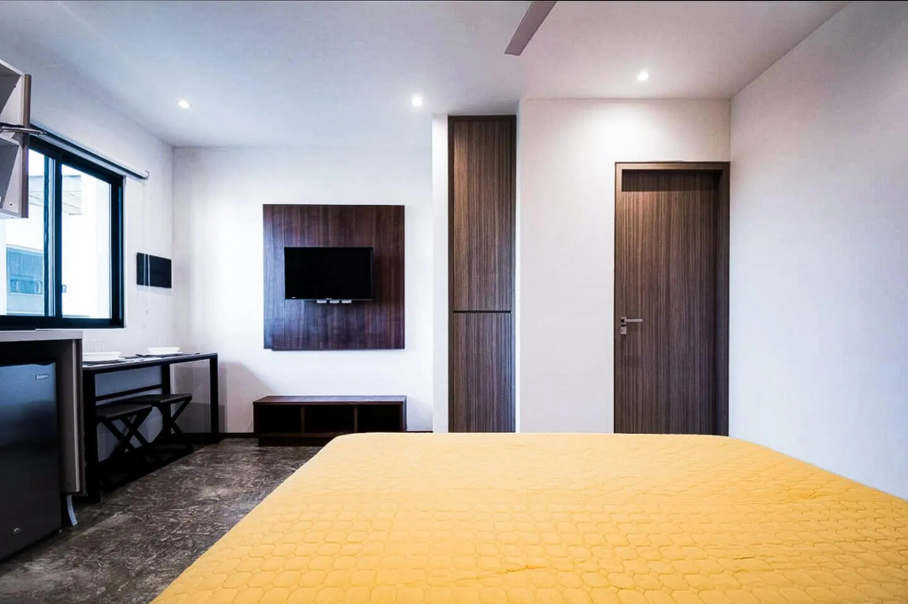 ~ Private CONDO in Awesome Complex ~ POOL + ROOFTOP Lounge ~ Walk to 5ª Avenida & Beach!