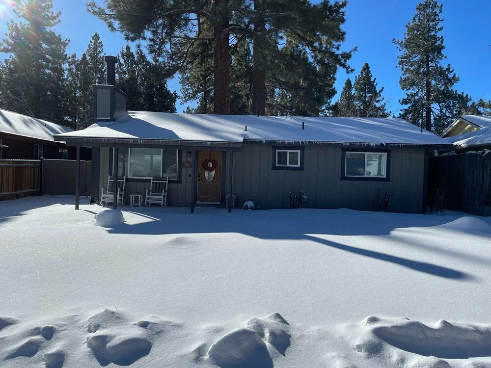 Pine Mountain Lodge - Cute And Cozy With Hot Tub And Fenced Yard! 2 Bedroom Cabin