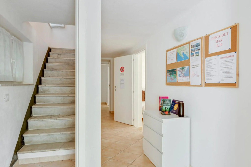 GuestHost - La Spezia Migliarina Bedrooms