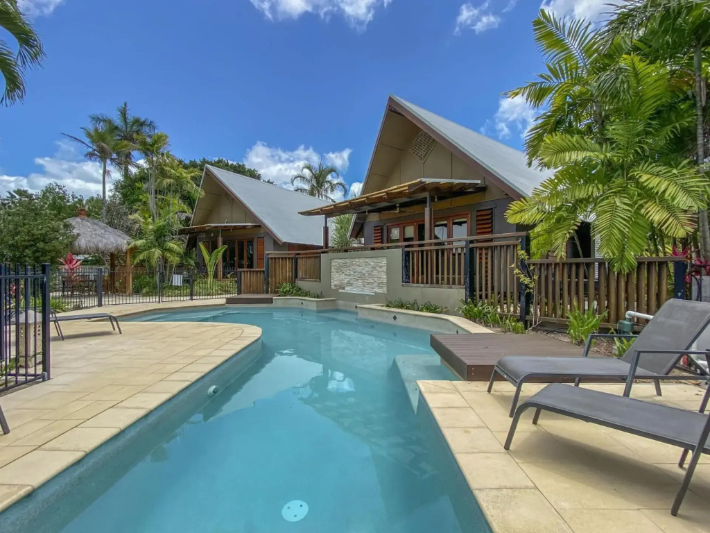 Pure Magnetic Villa 10