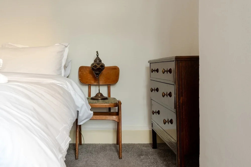 Lovely Home for 2 Near Station